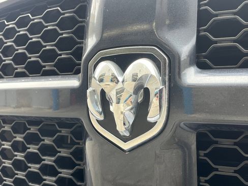 Used 2017 RAM 1500 Express image 29