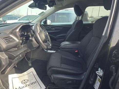 Used 2024 Subaru Ascent Premium w/ Convenience Package image 3