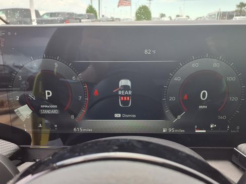 Used 2025 Nissan Kicks SR FWD image 16