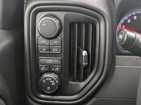 Used 2024 Chevrolet Silverado 1500 Custom image 17