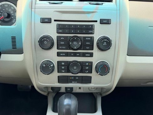 Used 2012 Ford Escape XLT FWD image 16
