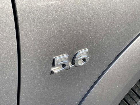 Used 2016 INFINITI QX80 Luxe w/ 22" Wheel Package image 8