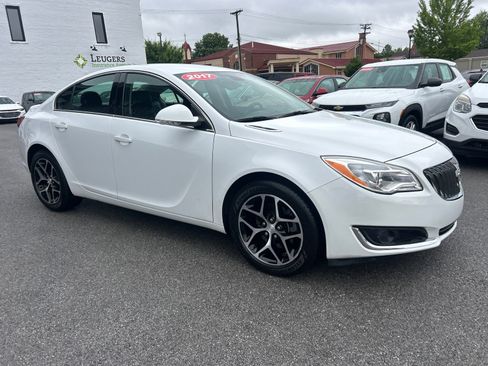 Used 2017 Buick Regal Sport Touring FWD image 7