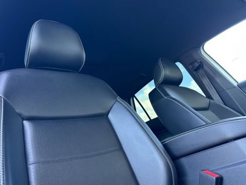 Certified 2022 Volkswagen Atlas Cross Sport SE image 18