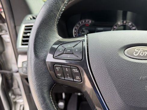Used 2018 Ford Explorer Platinum image 9