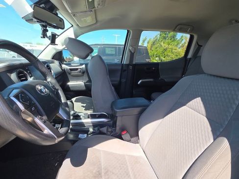 Used 2021 Toyota Tacoma SR5 RWD image 10