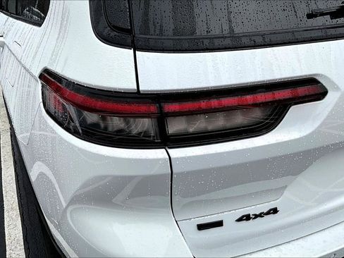 Used 2023 Jeep Grand Cherokee L Limited w/ Black Appearance Package image 23