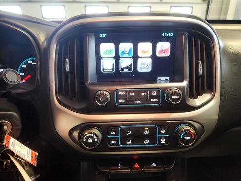 Used 2015 Chevrolet Colorado LT w/ LT Convenience Package image 26