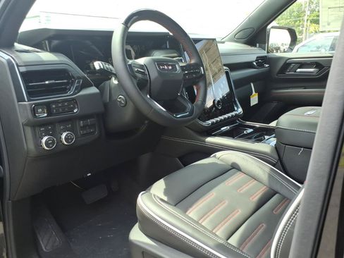 New 2026 GMC Yukon AT4 Ultimate AWD/4WD image 13
