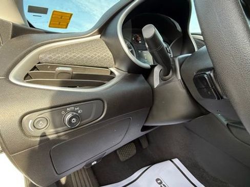 Used 2024 Chevrolet Malibu LT image 19
