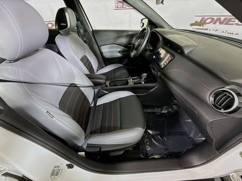 Certified 2023 Nissan Kicks SR w/ SR Premium Package FWD image 29
