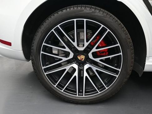 Used 2023 Porsche Macan GTS AWD/4WD image 40