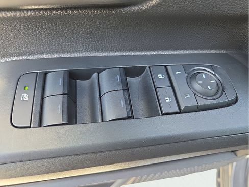 Used 2025 Toyota Tacoma TRD Off-Road AWD/4WD image 14