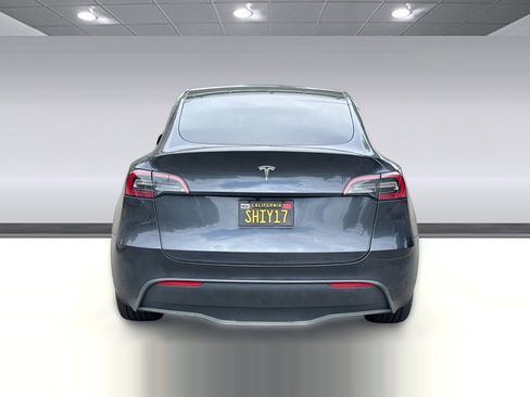 Used 2025 Tesla Model Y Long Range RWD image 5