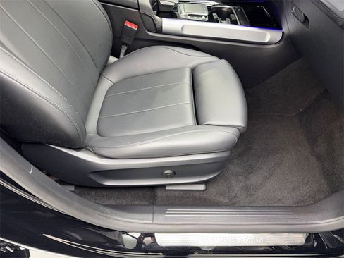 Used 2023 Mercedes-Benz EQB 300 4MATIC image 43