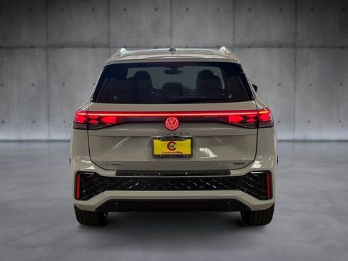 New 2026 Volkswagen Tiguan SEL R-Line AWD/4WD image 4