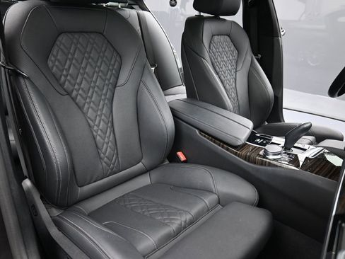 Used 2023 BMW 530i xDrive w/ Premium Package image 21