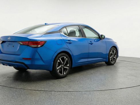 Used 2025 Nissan Sentra SV image 9