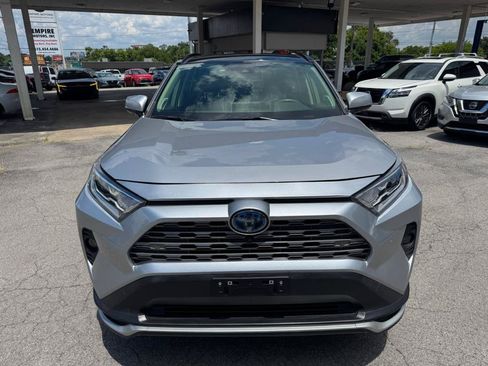 Used 2020 Toyota RAV4 Limited AWD/4WD image 2