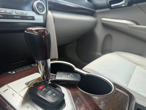 Used 2012 Toyota Camry XLE FWD image 30