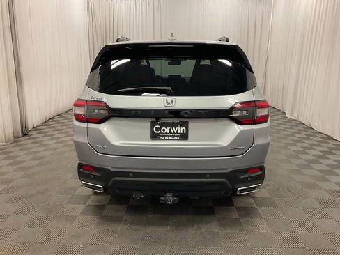 Used 2023 Honda Pilot Touring image 10