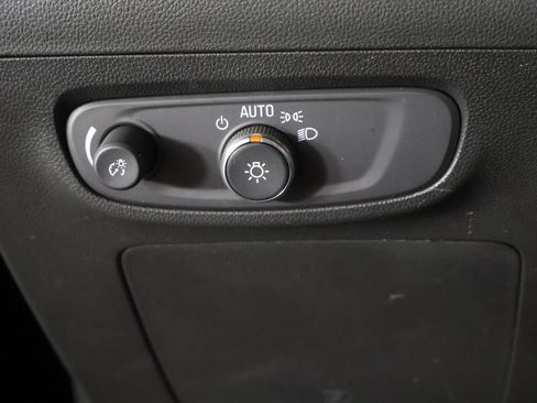 Used 2025 Buick Encore GX Sport Touring FWD image 32