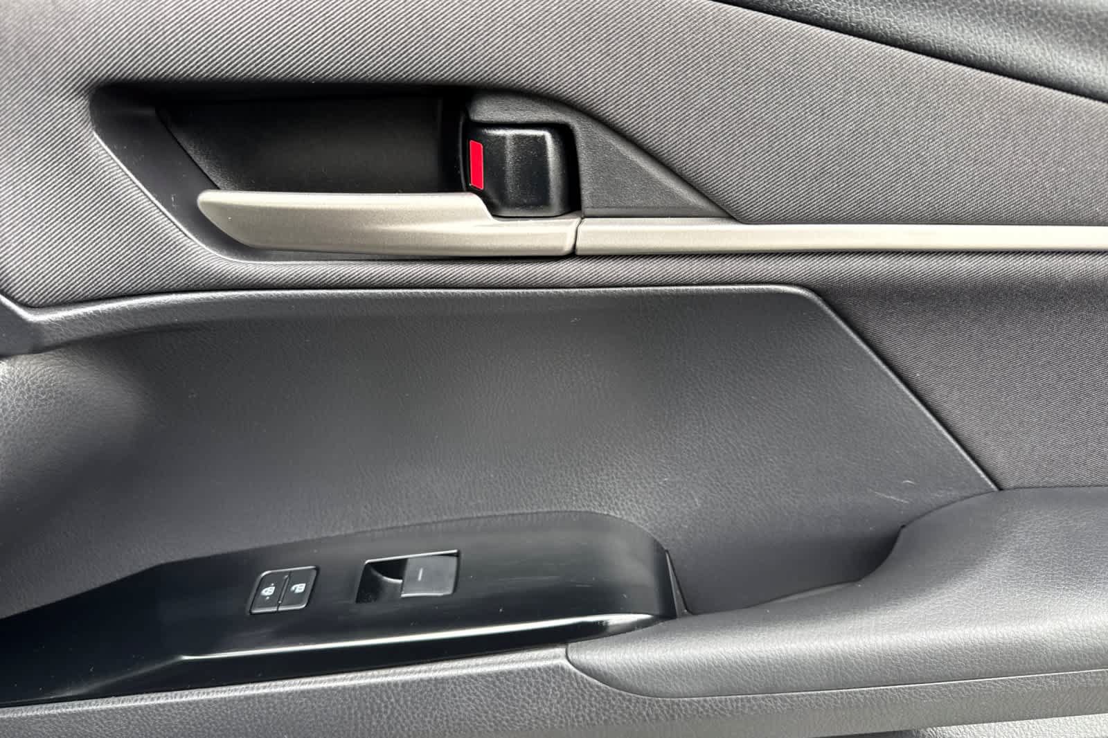 Used 2025 Toyota Camry LE FWD image 18