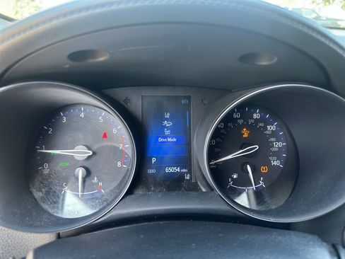 Used 2018 Toyota C-HR XLE FWD image 24