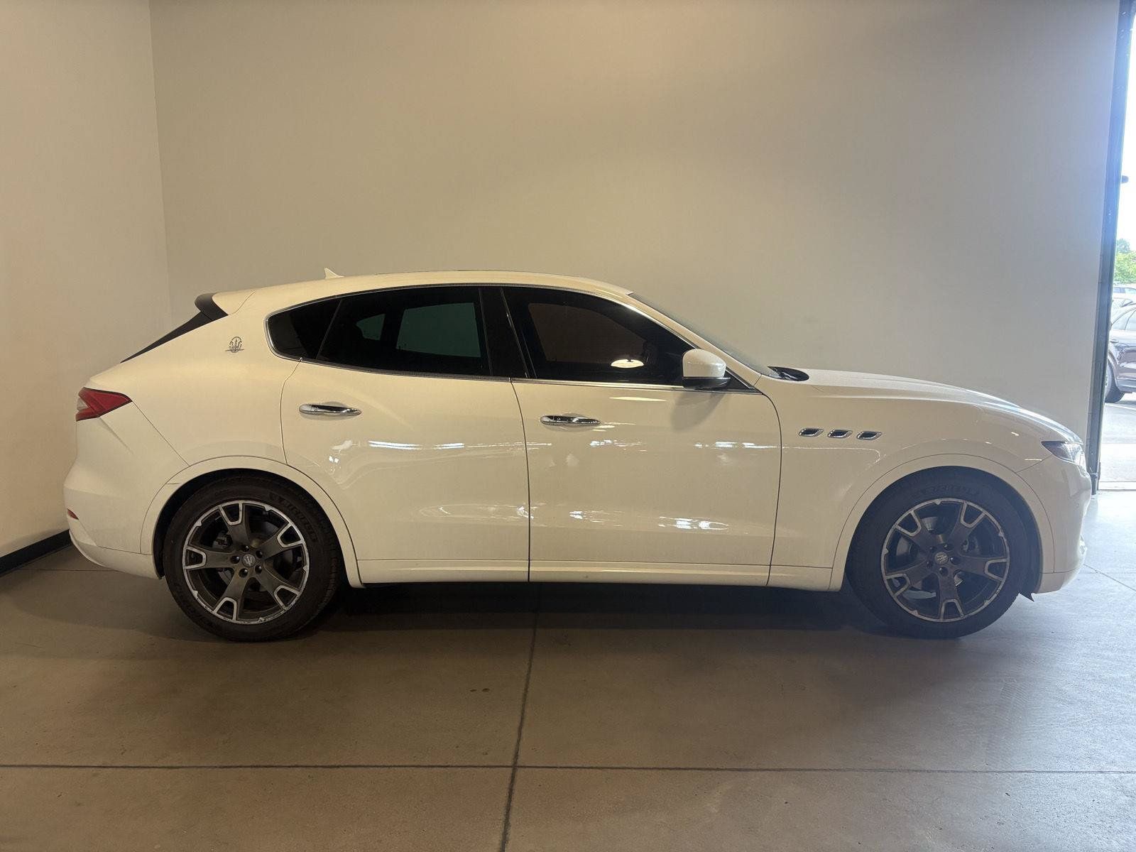 Used 2019 Maserati Levante AWD/4WD image 2