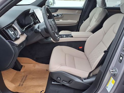 New 2026 Volvo XC90 B6 Plus w/ Protection Package Premier image 13