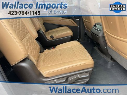 Used 2022 Cadillac Escalade ESV Premium Luxury w/ Performance Package image 25