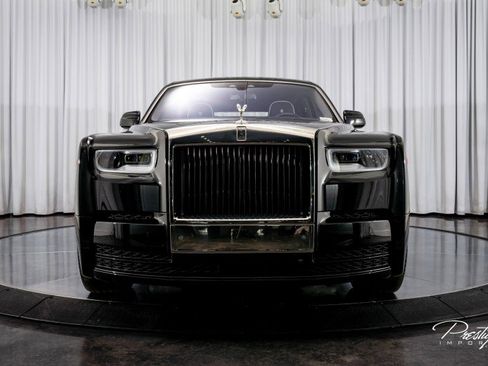 Used 2022 Rolls-Royce Phantom Sedan image 2