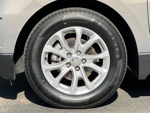 Used 2018 Chevrolet Equinox LT FWD image 38
