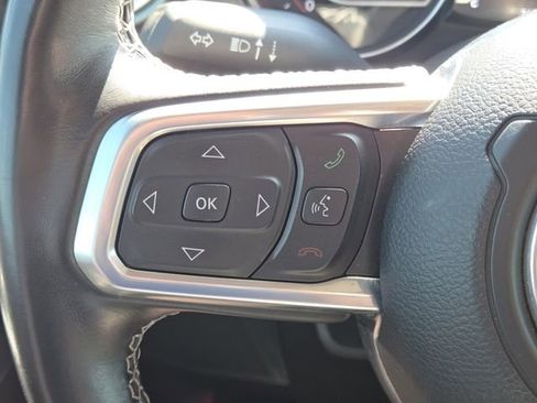 Used 2021 Jeep Gladiator Rubicon AWD/4WD image 11