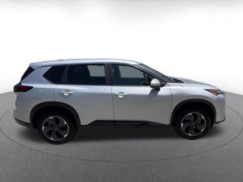 Used 2025 Nissan Rogue SV AWD/4WD image 15