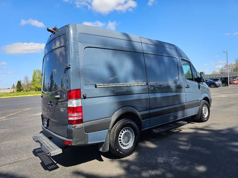 Used 2018 Mercedes-Benz Sprinter 2500 image 14