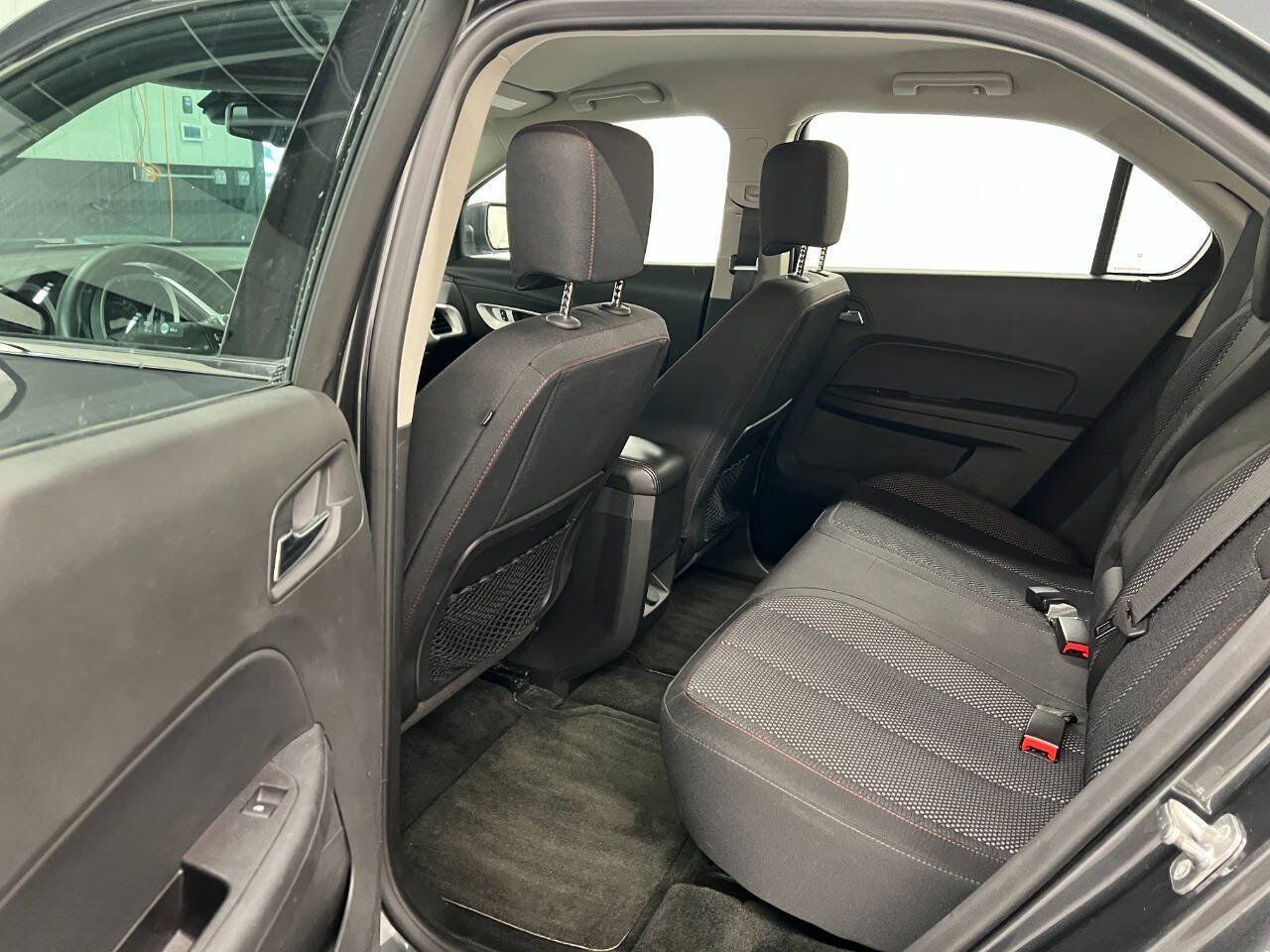 Used 2017 Chevrolet Equinox LS FWD image 9