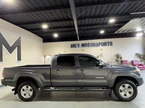 Used 2014 Toyota Tacoma PreRunner w/ TRD Sport Package RWD image 5