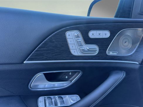 Used 2024 Mercedes-Benz GLS 450 4MATIC image 5