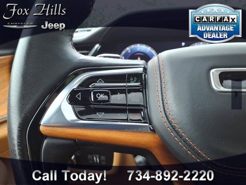 Used 2024 Jeep Grand Cherokee Summit AWD/4WD image 18