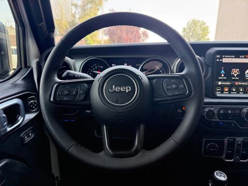 Used 2023 Jeep Wrangler Unlimited w/ Cold Weather Group AWD/4WD image 10
