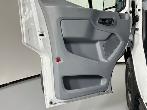 Used 2018 Ford Transit 150 XL image 26