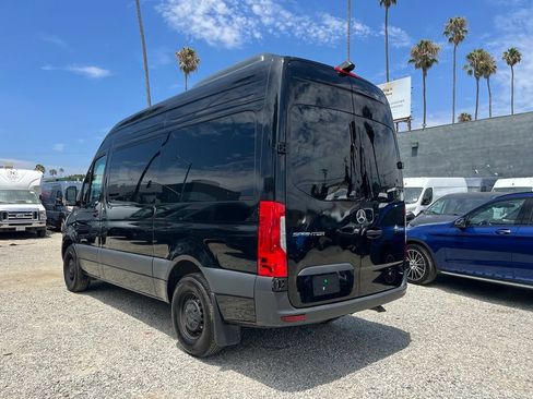 Used 2025 Mercedes-Benz Sprinter 2500 image 8