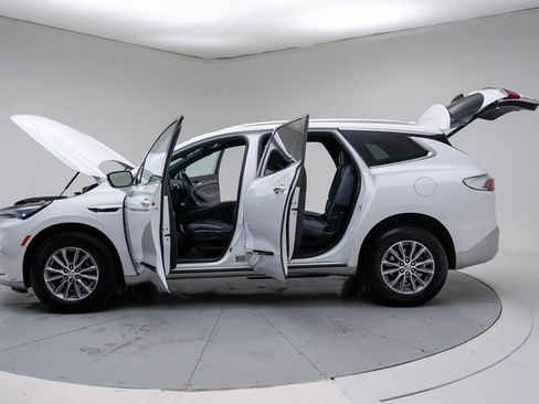 Used 2024 Buick Enclave Premium image 22