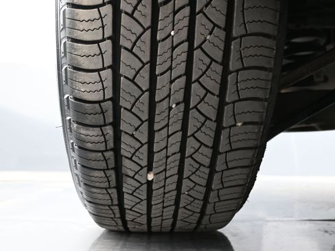 Used 2011 Ford Explorer XLT w/ 202A Rapid Spec Order Code image 17