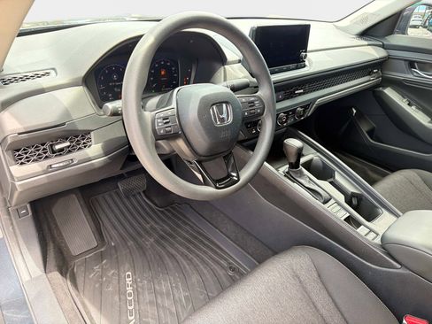 Used 2025 Honda Accord SE image 19