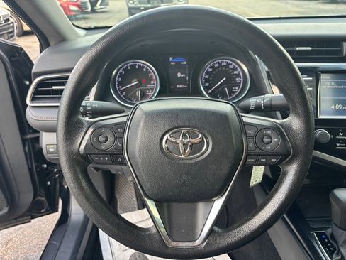 Used 2020 Toyota Camry LE image 14