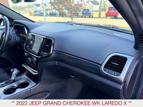 Certified 2022 Jeep Grand Cherokee Laredo X image 9