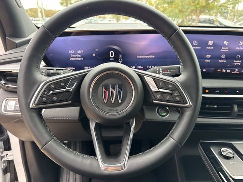 Used 2025 Buick Enclave Preferred image 27