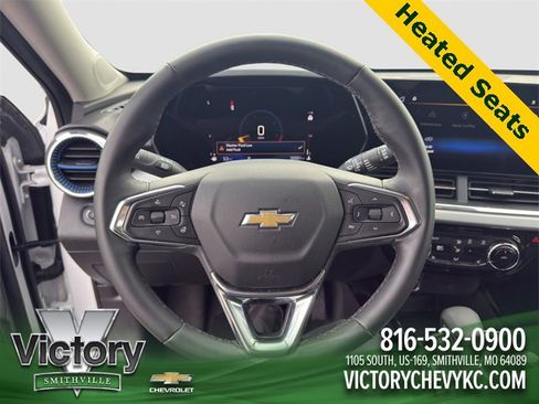 Used 2025 Chevrolet Trax LT w/ LT Convenience Package image 10
